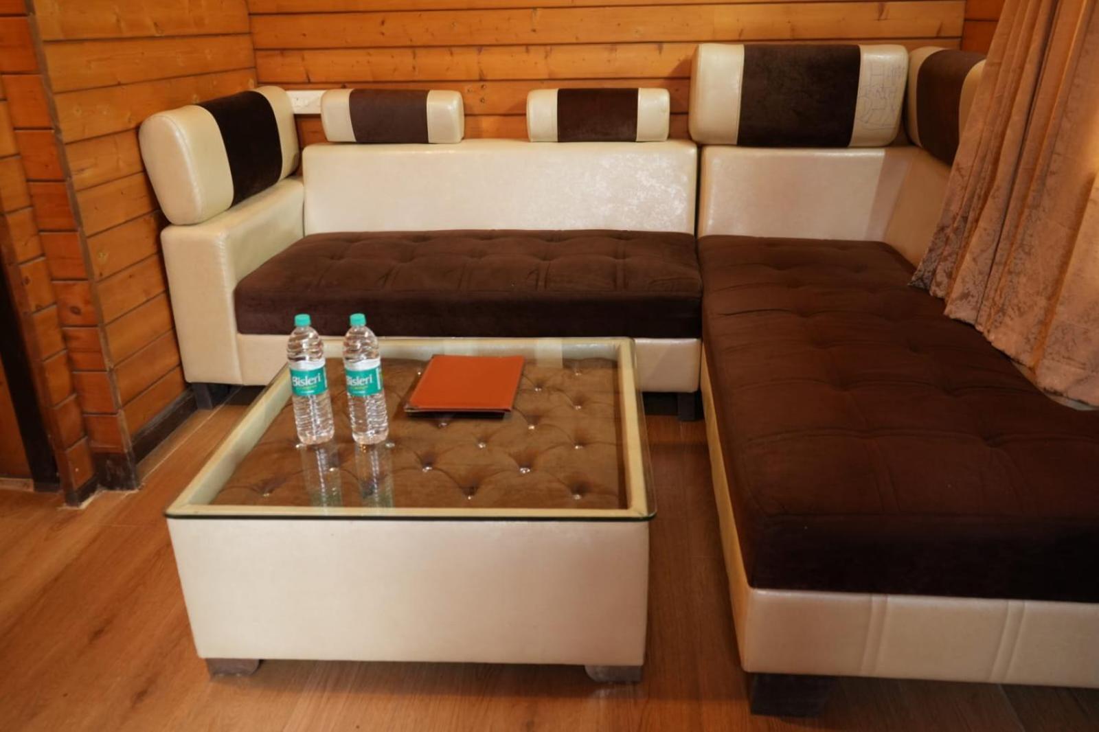 Namanbagh Hotel อัลวาร์ ภายนอก รูปภาพ